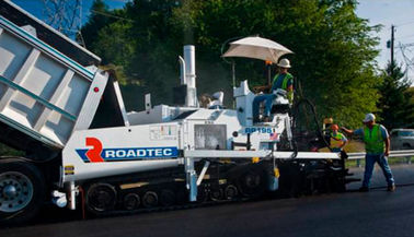 Un bon prix. Voies en caoutchouc d'asphalte de Roadtec pour le chargeur de dérapage, voies en caoutchouc de  anti-vieillissement en ligne