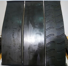 Un bon prix. Le caoutchouc de machine à paver d'asphalte de CAT dépiste anti à hautes températures de voie plate et durable en ligne