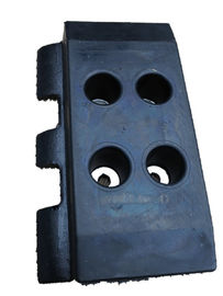 Un bon prix. Protections en caoutchouc de voie de machine à paver pour la largeur de la machine de pavage de Volvo ABG P6820D 300mm en ligne