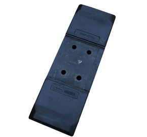 Un bon prix. Agrafe sur les protections en caoutchouc de voie, protections en caoutchouc de Hitach Terex de chat sauvage pour des voies en ligne
