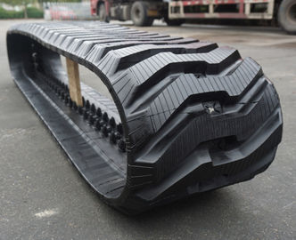 Un bon prix. Le haut caoutchouc tractif de boeuf de dérapage du chat sauvage T750 de force dépiste 450x86BLx55 avec la bonne résistance à l'usure et la résistance de larme en ligne